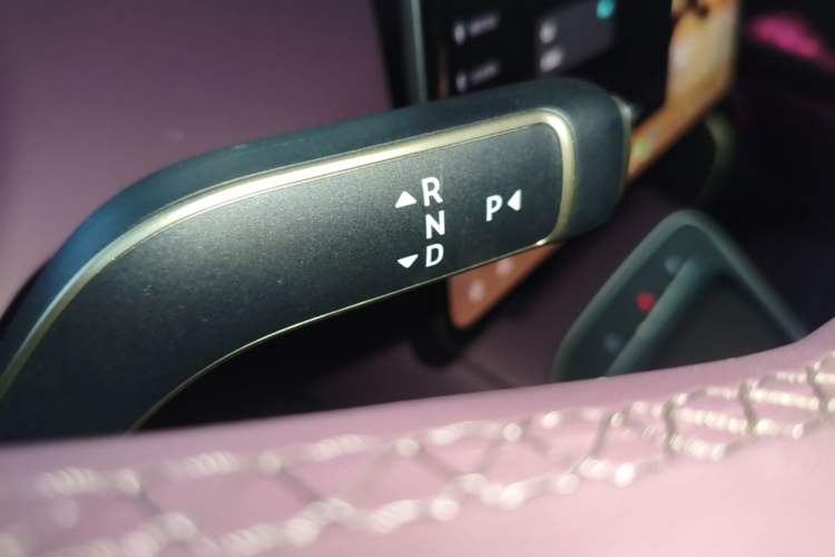 Used Nio ET5T 2025 75 kWh Touring Gear Lever