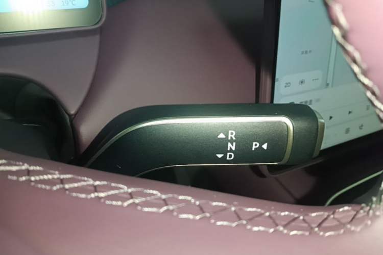 Used Nio ET5T 2025 75 kWh Touring Gear Lever