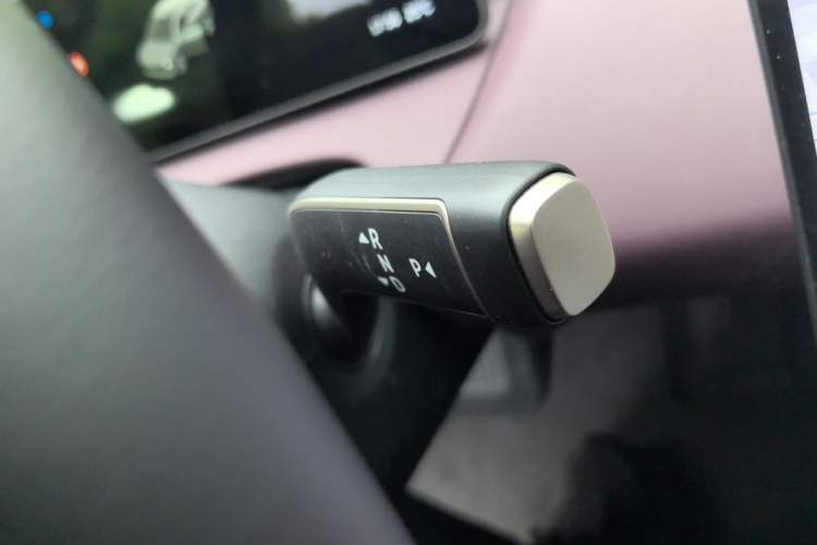 Used Nio ET5T 2025 75 kWh Touring Gear Lever