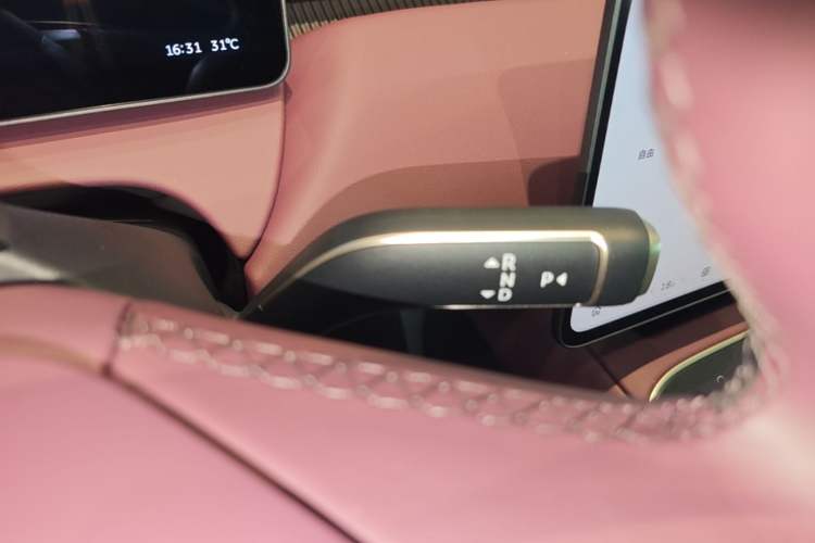 Used Nio ET5T 2025 75 kWh Touring Gear Lever