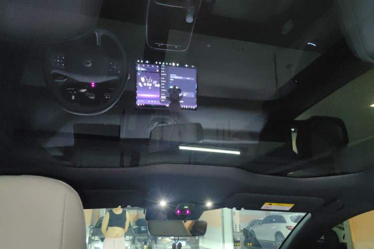 Used Nio ET5T 2025 75 kWh Touring Headliner