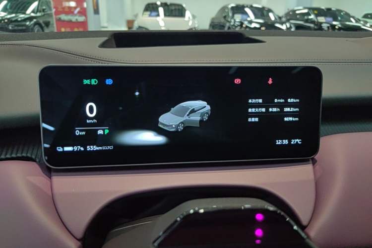Used Nio ET5T 2025 75 kWh Touring Instrument Cluster
