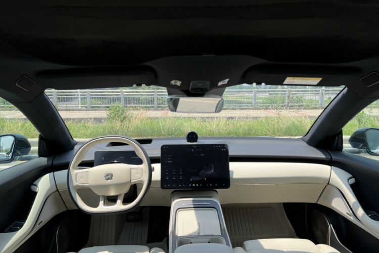 Used Nio ET5T 2025 75 kWh Touring Interior 1