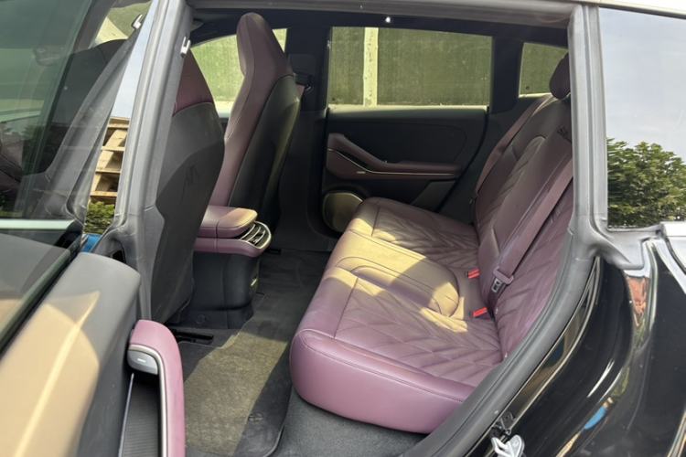 Used Nio ET5T 2025 75 kWh Touring Interior 1