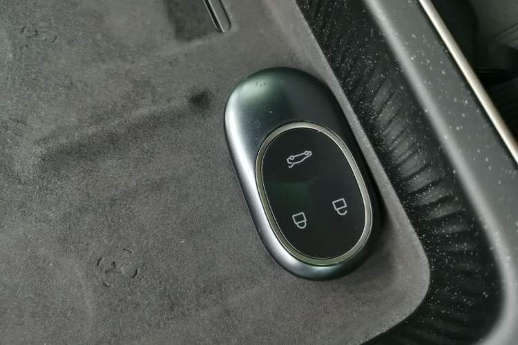 Used Nio ET5T 2025 75 kWh Touring Interior 1