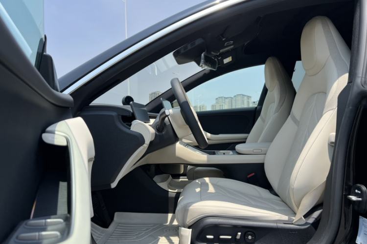 Used Nio ET5T 2025 75 kWh Touring Interior 2