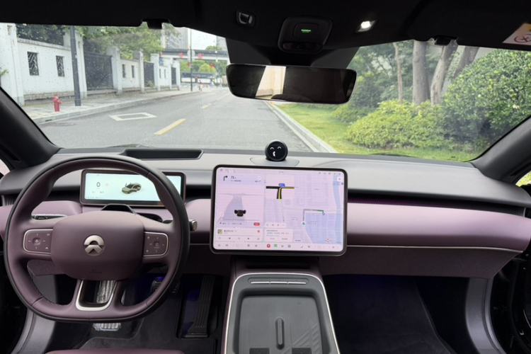 Used Nio ET5T 2025 75 kWh Touring Interior 2