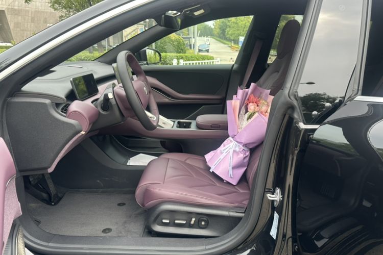 Used Nio ET5T 2025 75 kWh Touring Interior 3