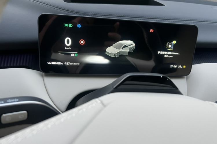 Used Nio ET5T 2025 75 kWh Touring Interior 3