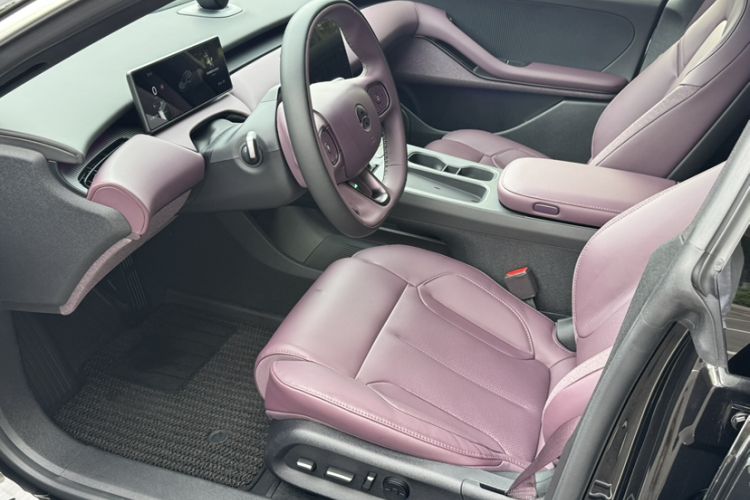 Used Nio ET5T 2025 75 kWh Touring Interior 3