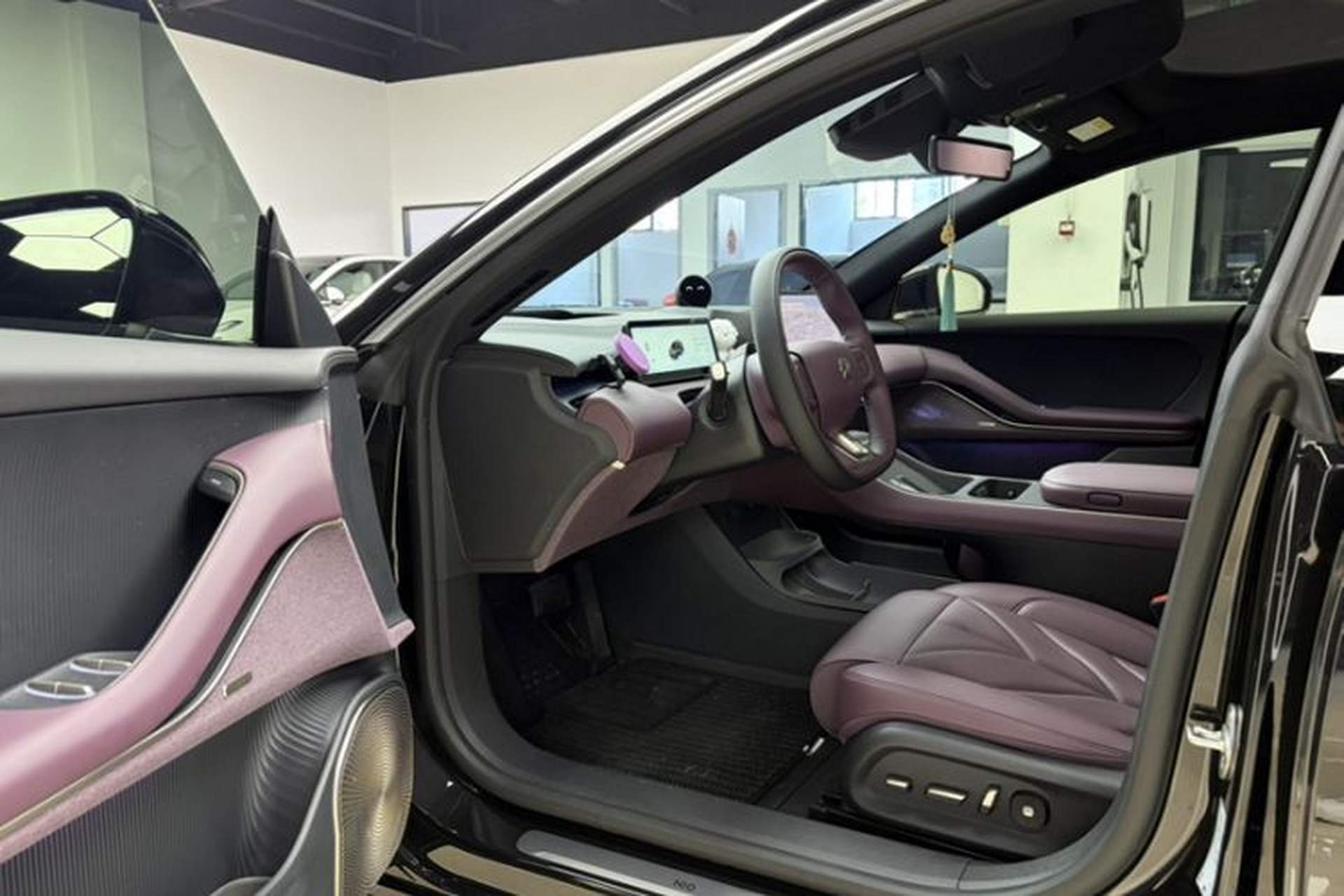 Used Nio ET5T 2025 75 kWh Touring Interior 3