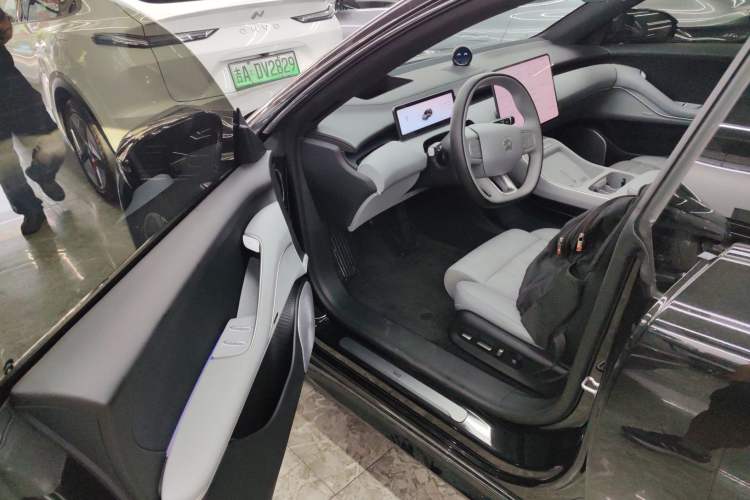 Used Nio ET5T 2025 75 kWh Touring Interior 3
