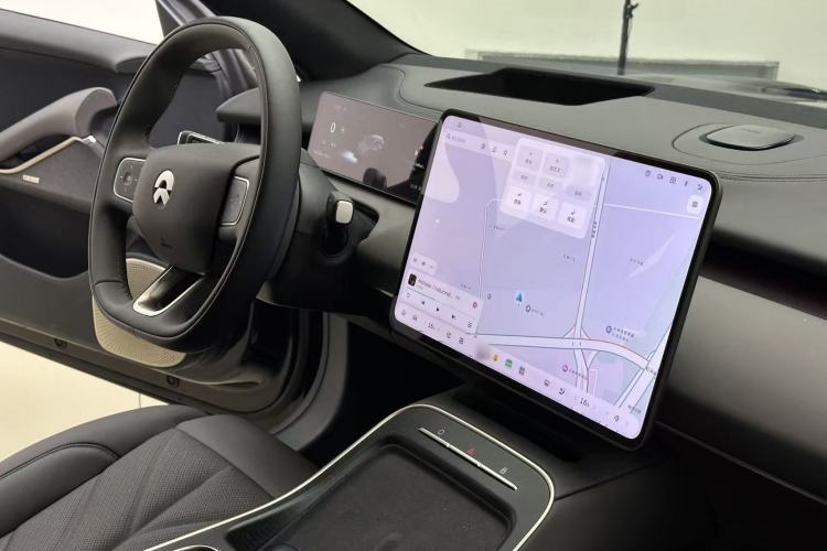 Used Nio ET5T 2025 75 kWh Touring Interior 4