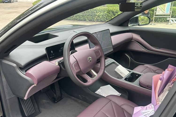 Used Nio ET5T 2025 75 kWh Touring Interior 4