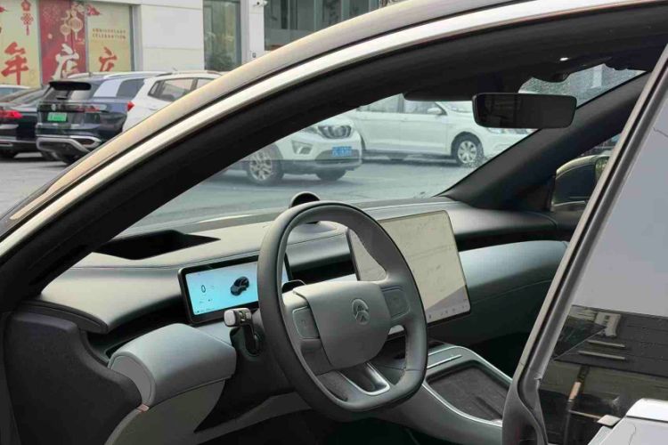 Used Nio ET5T 2025 75 kWh Touring Interior 4