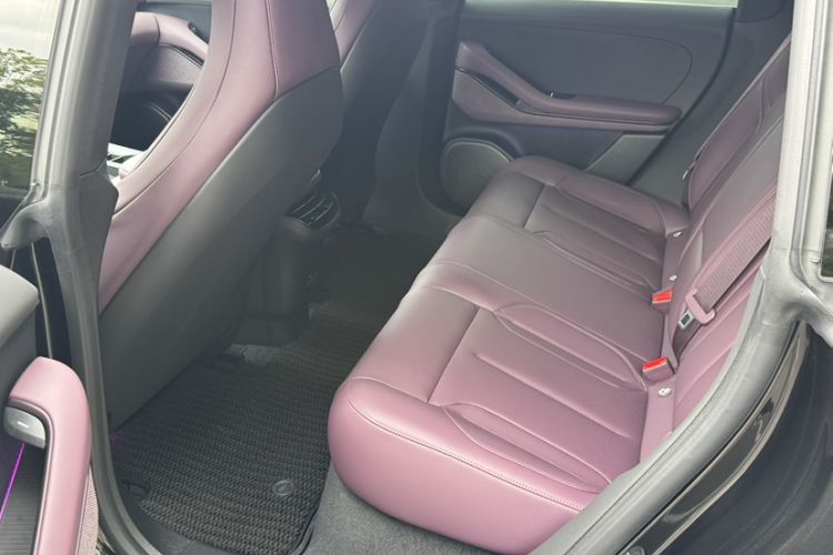 Used Nio ET5T 2025 75 kWh Touring Interior 4