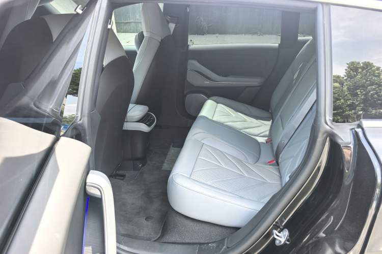Used Nio ET5T 2025 75 kWh Touring Interior 4