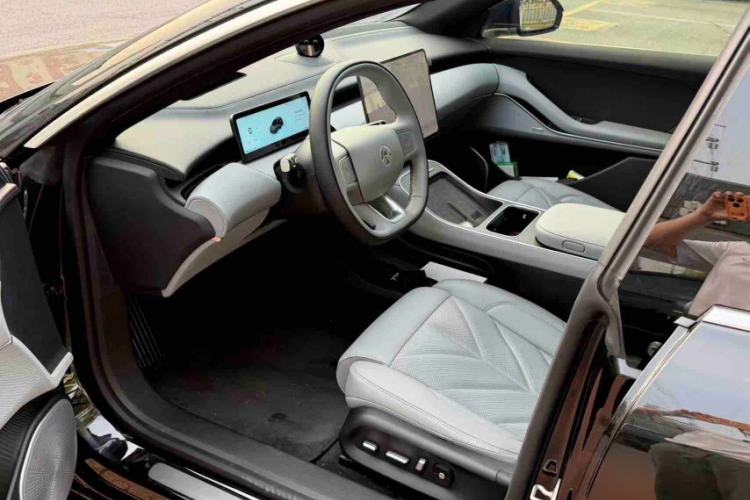 Used Nio ET5T 2025 75 kWh Touring Interior 5