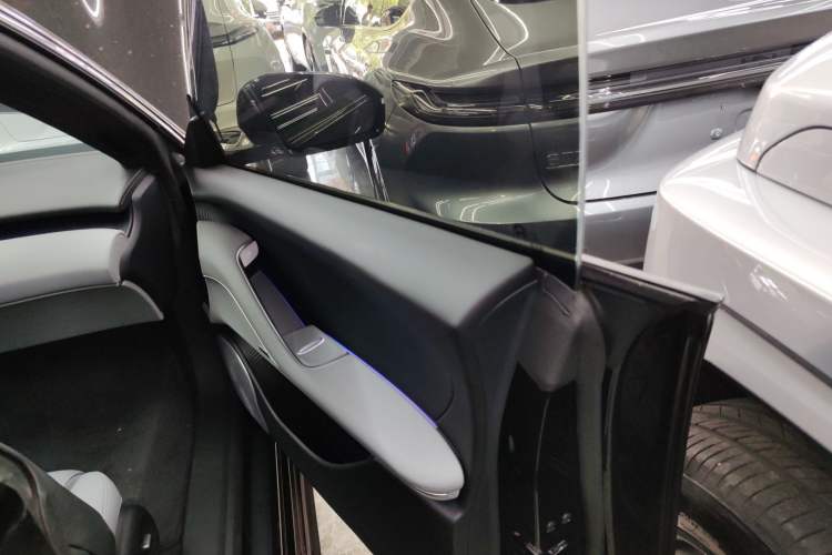 Used Nio ET5T 2025 75 kWh Touring Interior 5