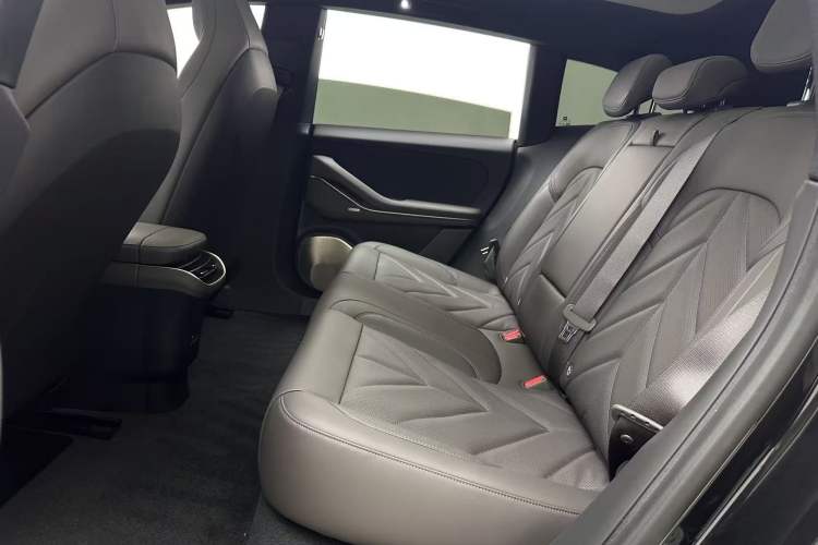 Used Nio ET5T 2025 75 kWh Touring Interior 6