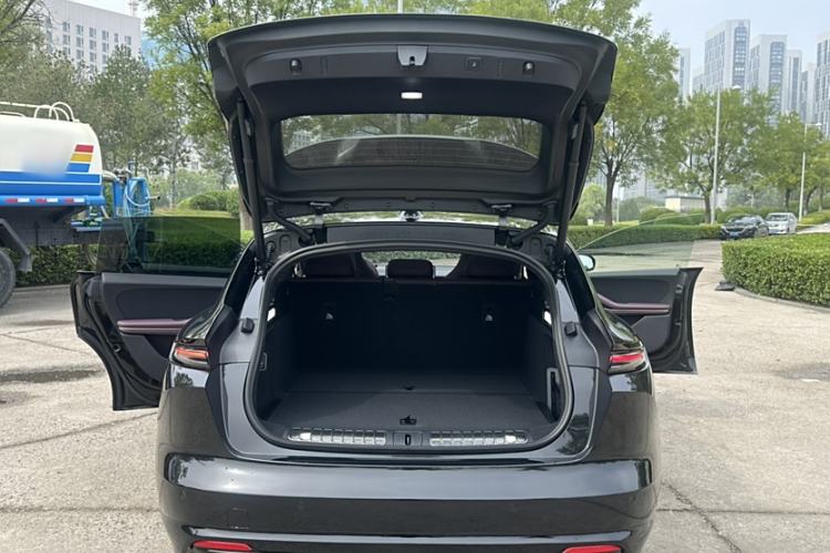 Used Nio ET5T 2025 75 kWh Touring Interior 6
