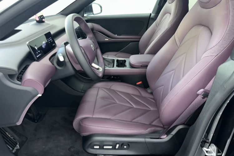 Used Nio ET5T 2025 75 kWh Touring Interior 6