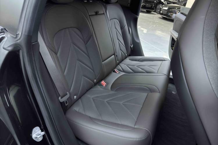 Used Nio ET5T 2025 100kWh Touring Interior 7