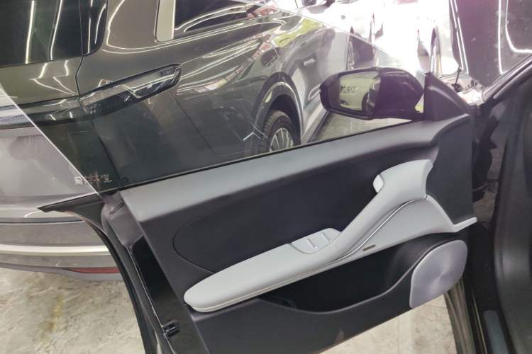 Used Nio ET5T 2025 75 kWh Touring Interior 7