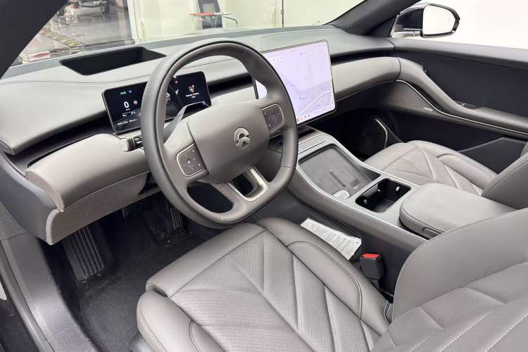 Used Nio ET5T 2025 75 kWh Touring Interior 8