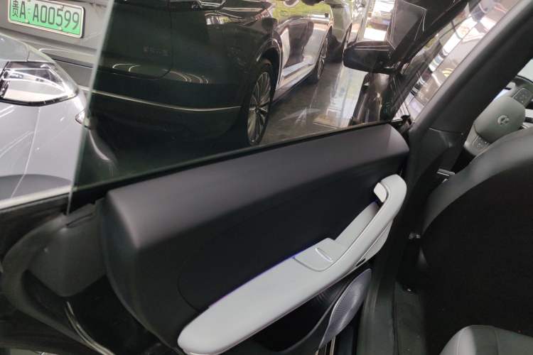 Used Nio ET5T 2025 75 kWh Touring Interior 8