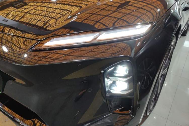 Used Nio ET5T 2025 75 kWh Touring Left Front Headlight