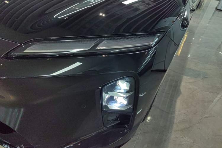 Used Nio ET5T 2025 75 kWh Touring Left Front Headlight