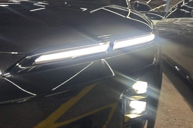 Used Nio ET5T 2025 75 kWh Touring Left Front Headlight