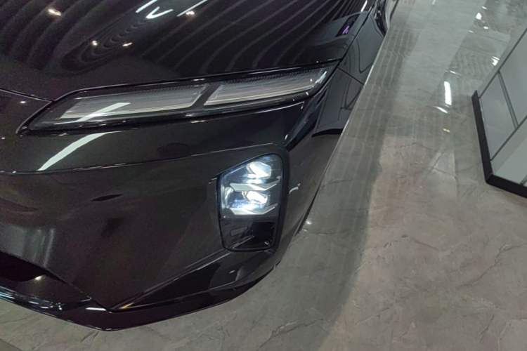 Used Nio ET5T 2025 75 kWh Touring Left Front Headlight