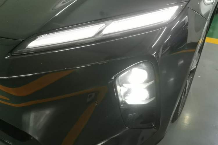 Used Nio ET5T 2025 75 kWh Touring Left Front Headlight