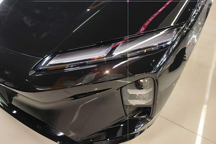 Used Nio ET5T 2025 75 kWh Touring Left Front Headlight