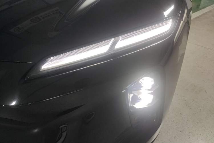 Used Nio ET5T 2025 75 kWh Touring Left Front Headlight