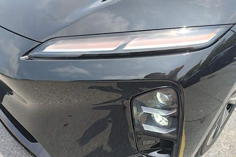 Used Nio ET5T 2025 75 kWh Touring Left Front Headlight