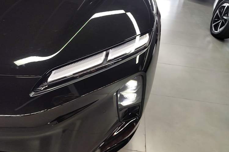 Used Nio ET5T 2025 75 kWh Touring Left Front Headlight