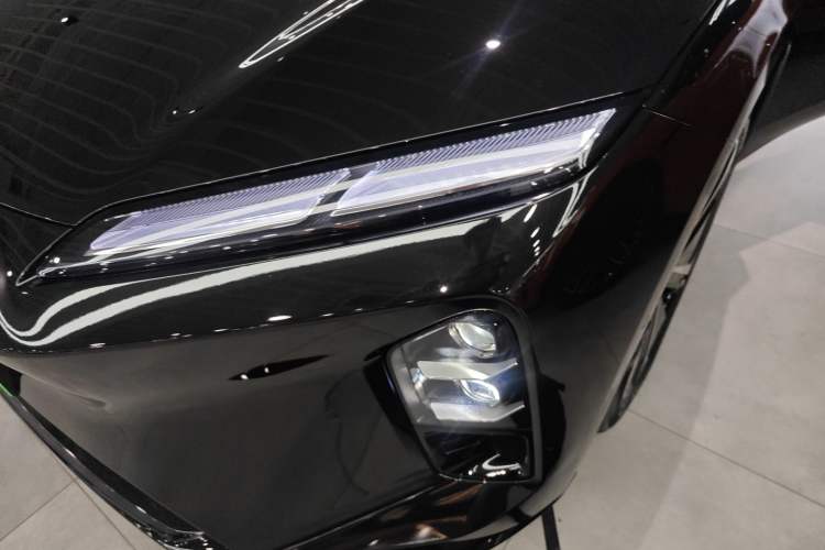 Used Nio ET5T 2025 75 kWh Touring Left Front Headlight