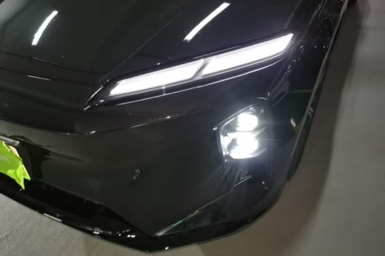 Used Nio ET5T 2025 100kWh Touring Left Front Headlight