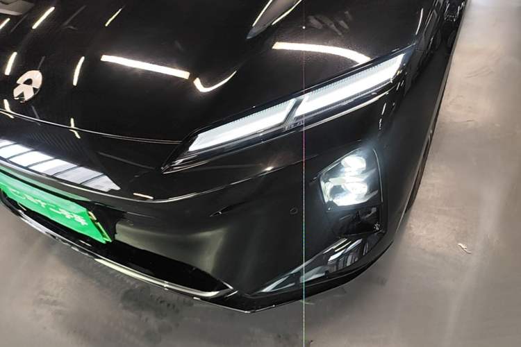 Used Nio ET5T 2025 75 kWh Touring Left Front Headlight