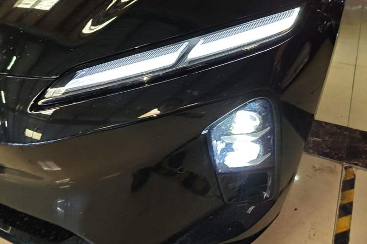 Used Nio ET5T 2025 Model Champion Commemorative Edition, 75kWh Touring Left Front Headlight