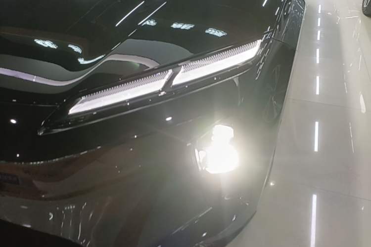 Used Nio ET5T 2025 75 kWh Touring Left Front Headlight