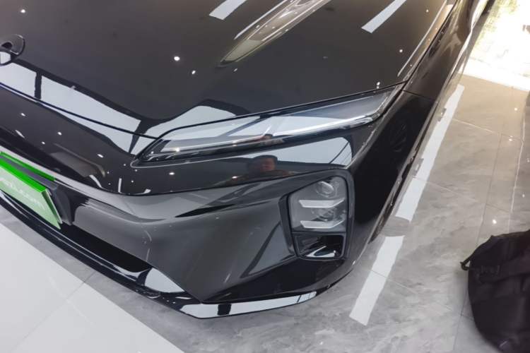 Used Nio ET5T 2025 75 kWh Touring Left Front Headlight