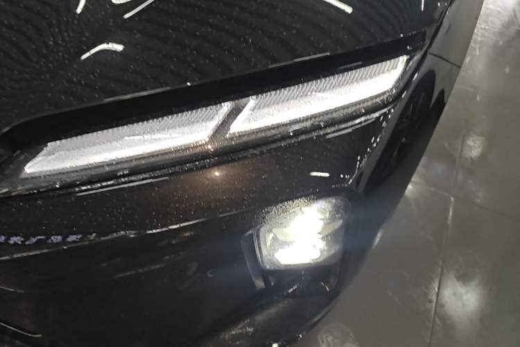 Used Nio ET5T 2025 75 kWh Touring Left Front Headlight