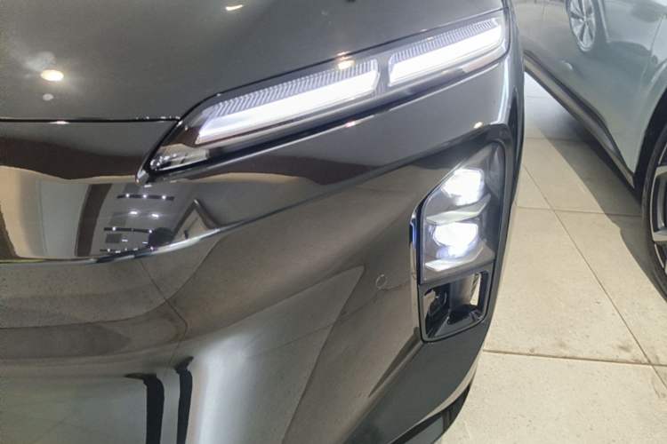 Used Nio ET5T 2025 75 kWh Touring Left Front Headlight