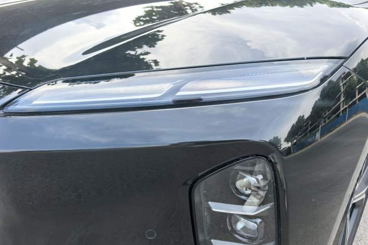 Used Nio ET5T 2025 75 kWh Touring Left Front Headlight