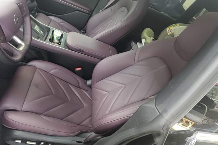 Used Nio ET5T 2025 100kWh Touring Left Front Seat