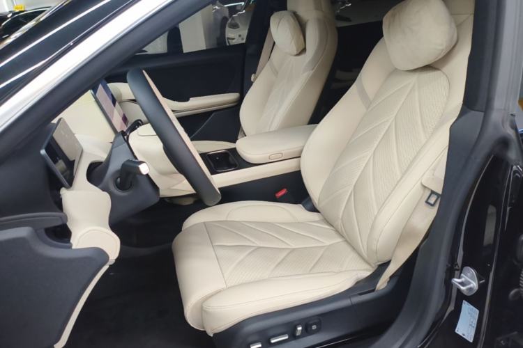 Used Nio ET5T 2025 75 kWh Touring Left Front Seat